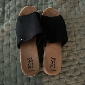 Toms Black and Brown Slide Sandals